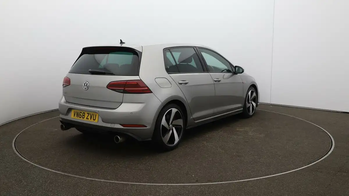 2018-volkswagen-golf-20-tsi-gti-performance-5d-dsg-big-6