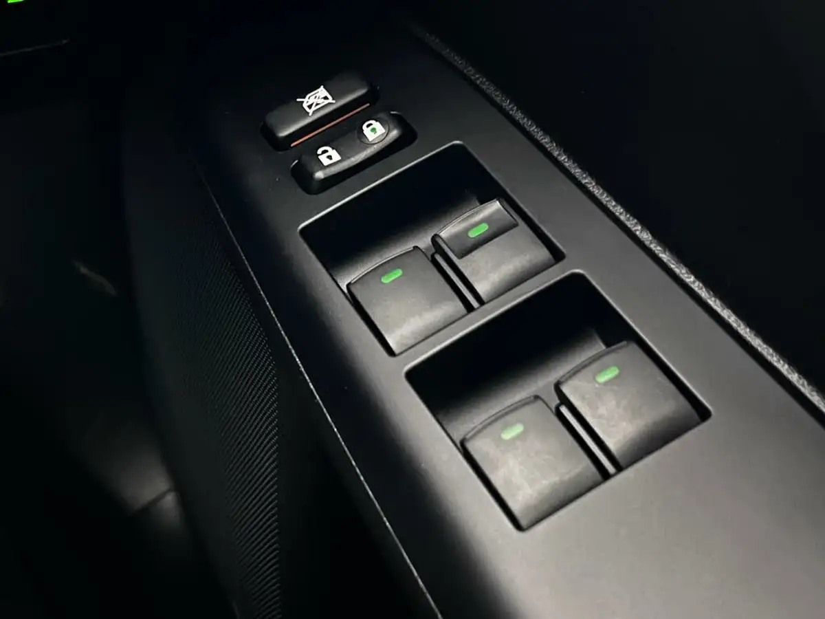 2016-lexus-ct-200h-18-luxury-sun-big-31