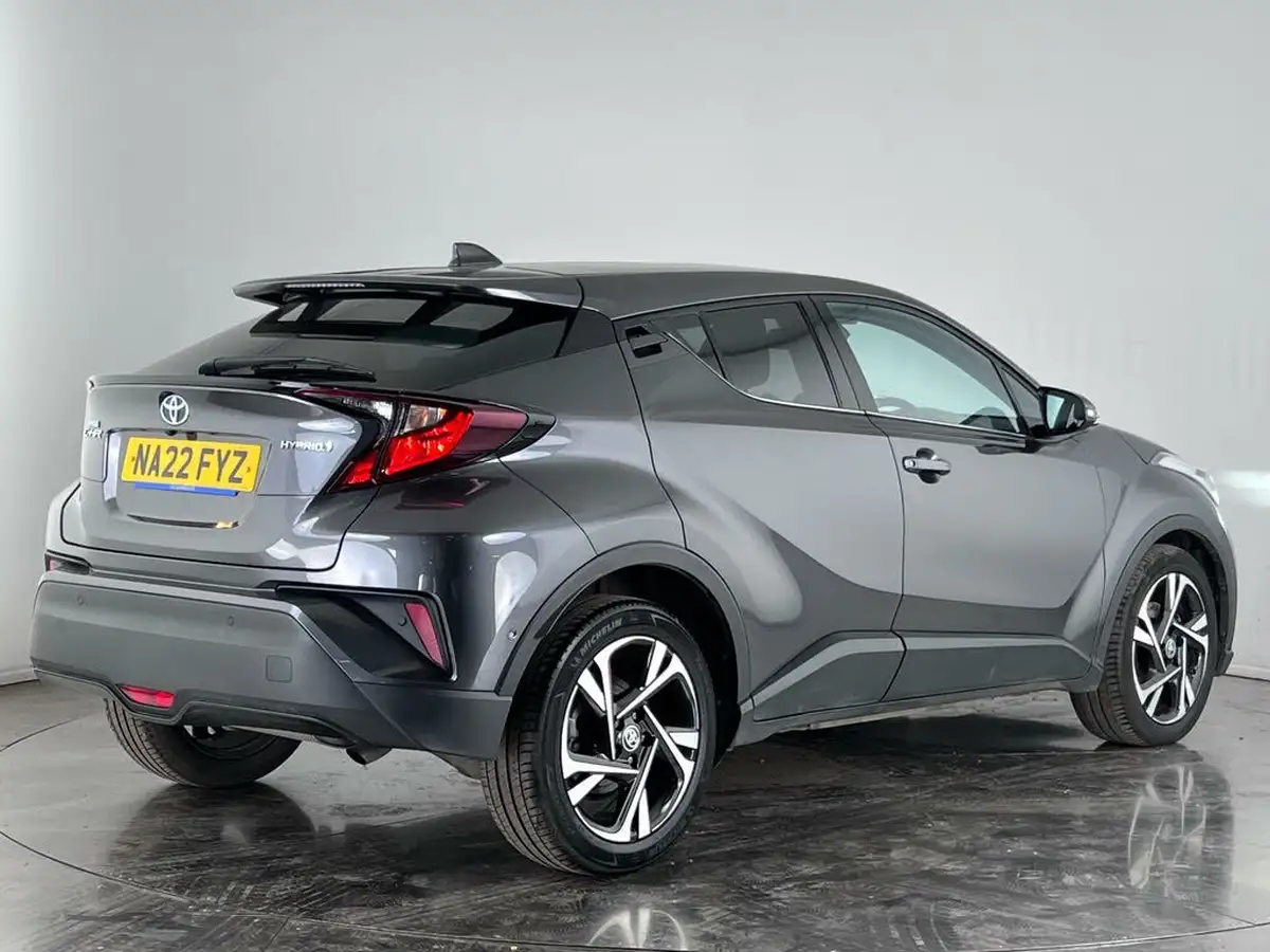 2022-toyota-c-hr-18-vvt-i-design-big-3