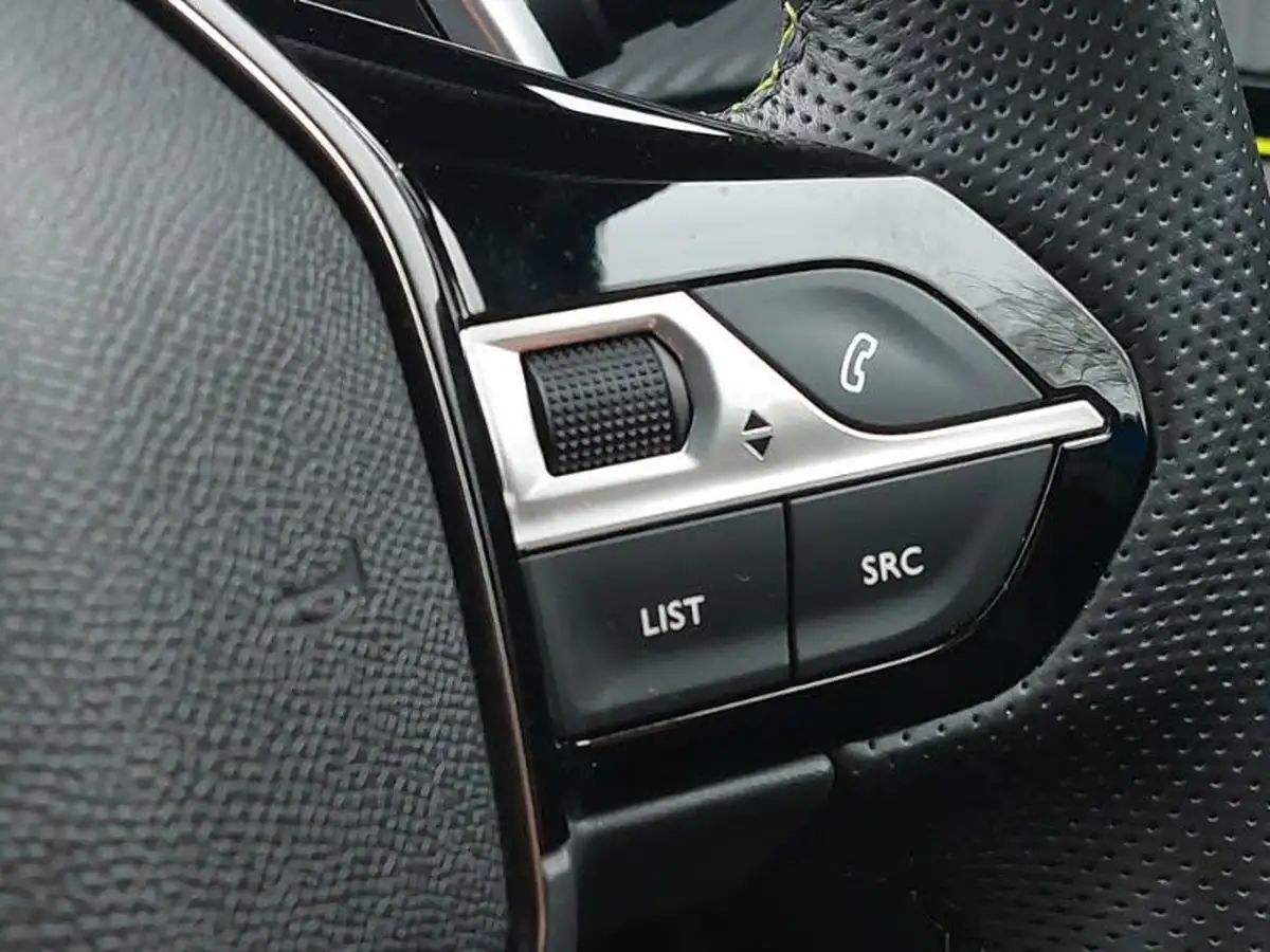 2023-peugeot-2008-suv-big-18