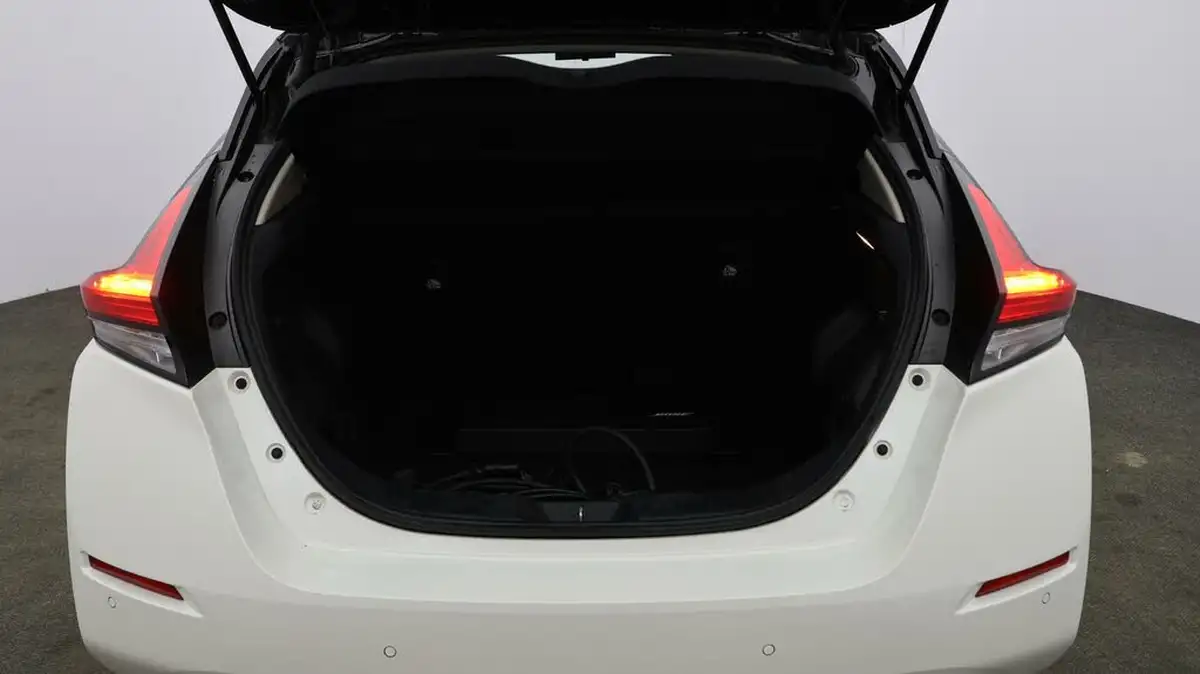 2021-nissan-leaf-e-tekna-big-16