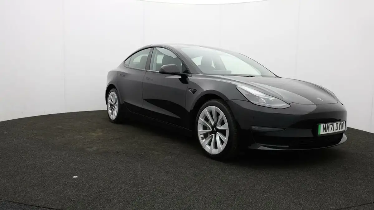 2022-tesla-model-3-e-long-range-big-48