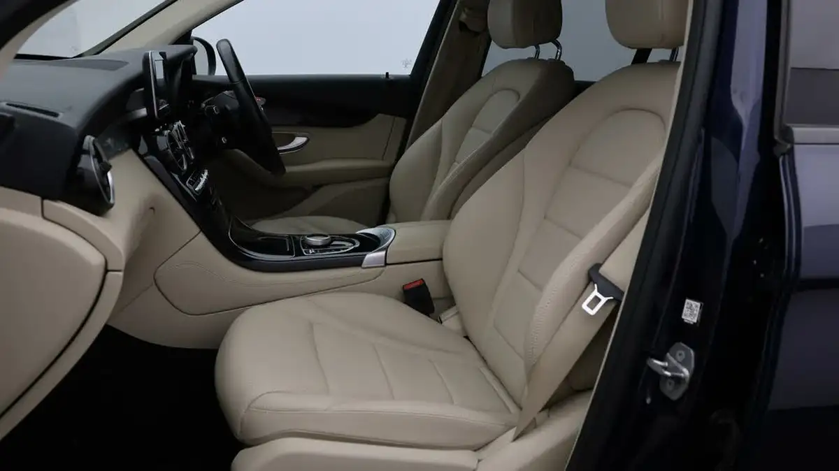 2018-mercedes-benz-glc-class-21d-glc220d-urban-edition-big-13