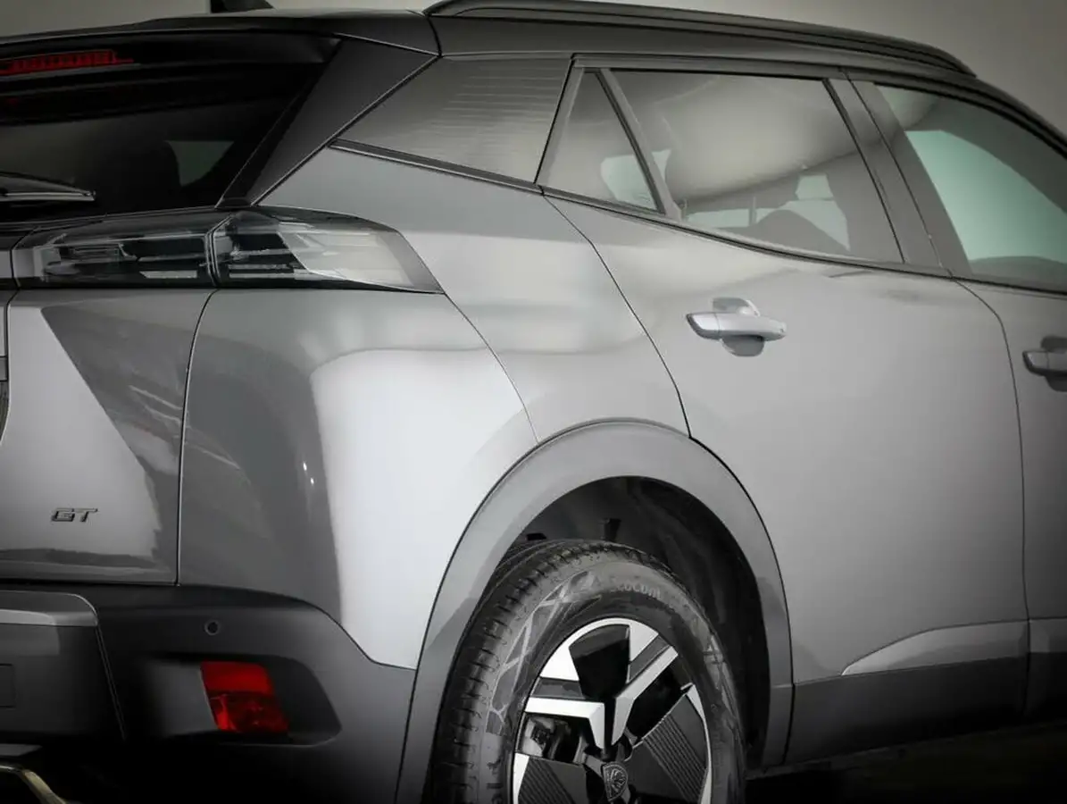 2023-peugeot-2008-suv-big-11