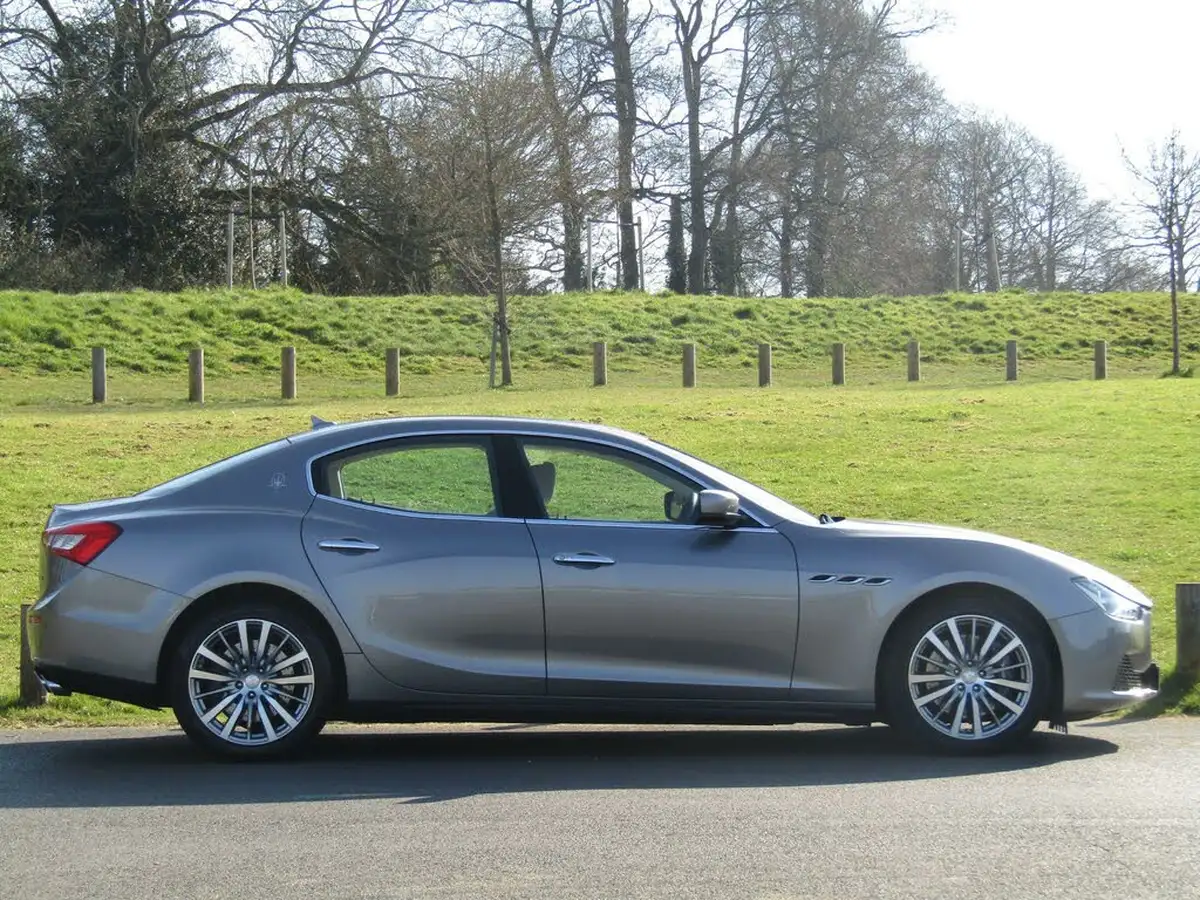 2016-maserati-ghibli-30td-big-18