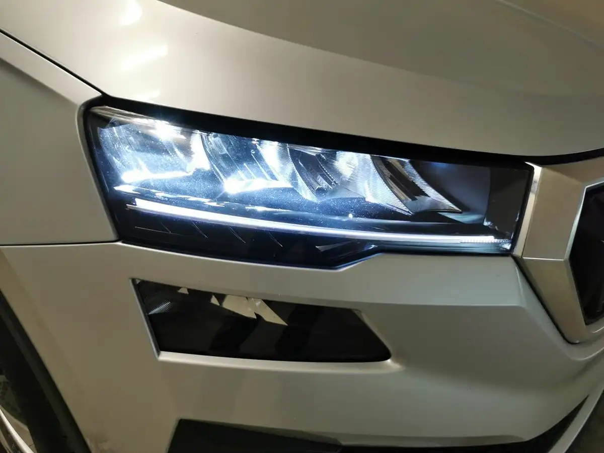 2023-skoda-karoq-15-tsi-se-drive-dsg-big-4