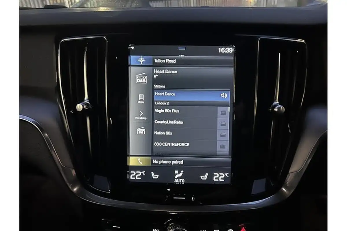 2020-volvo-v60-20td-d3-momentum-plus-geartronic-big-8