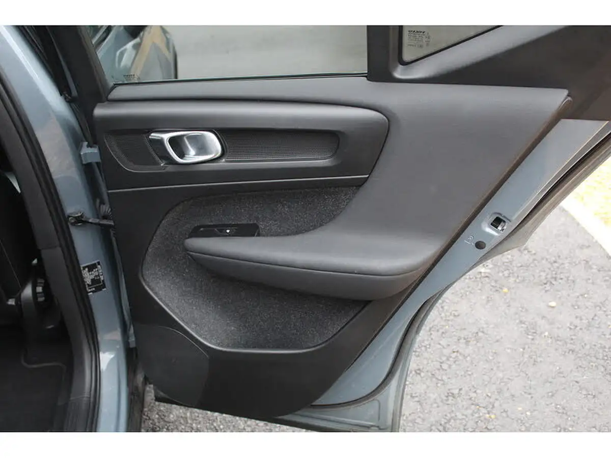 2021-volvo-xc40-e-twin-recharge-big-19