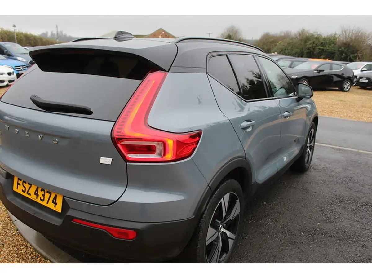 2021-volvo-xc40-e-twin-recharge-big-43