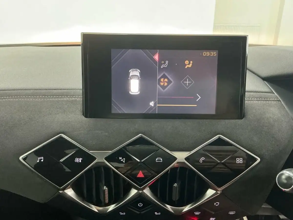 2020-ds-ds-3-crossback-12-puretech-performance-line-100ps-big-14
