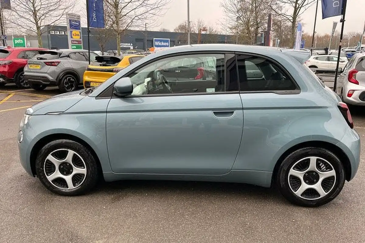 2021-fiat-500-e-passion-big-31