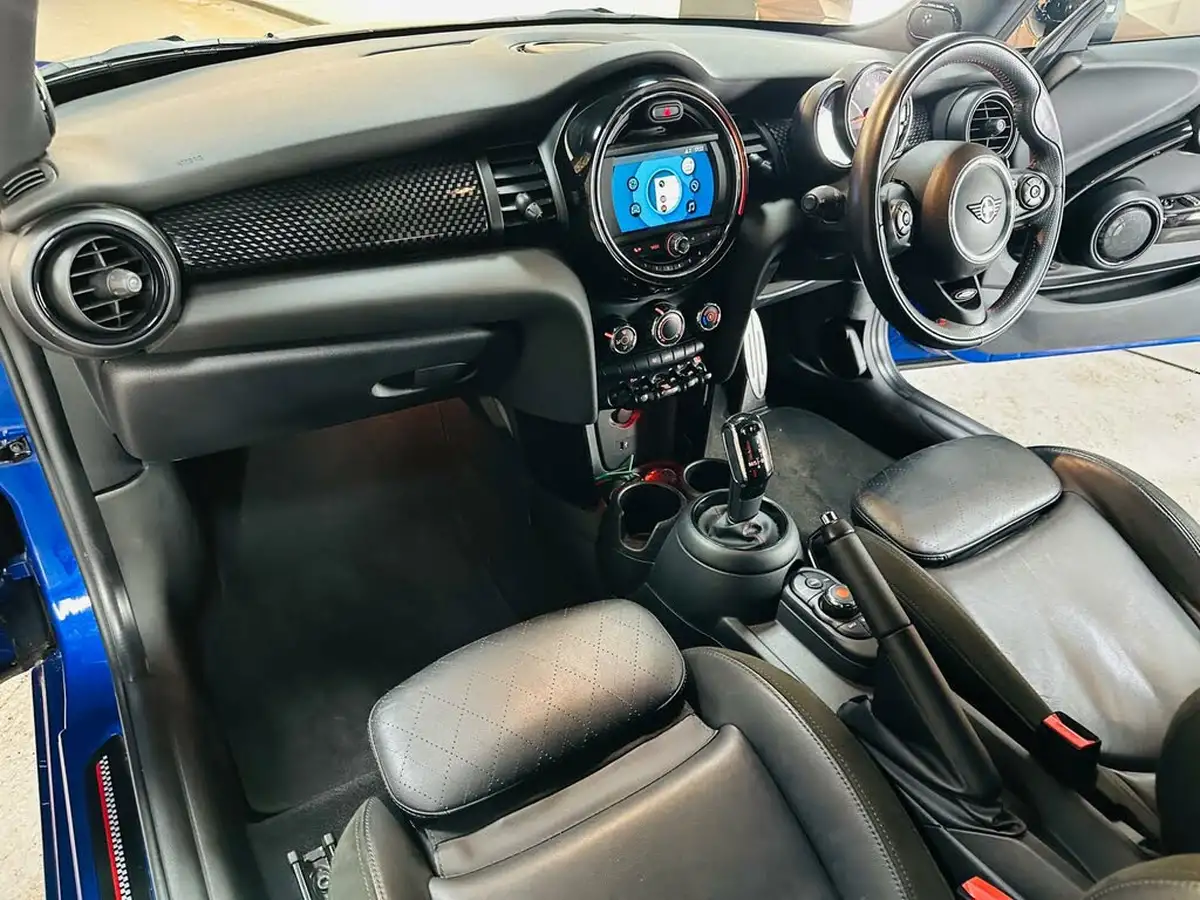 2019-mini-cooper-20-cooper-s-sport-189bhp-hatchback-3d-auto-big-3