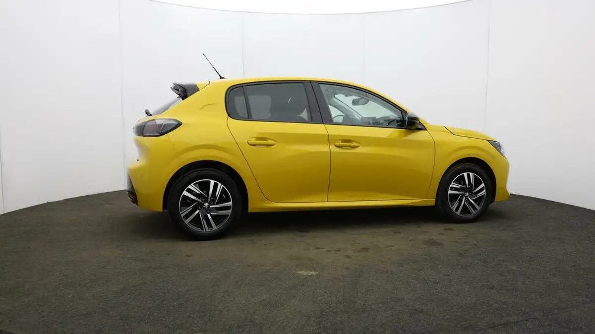 2023-peugeot-208-12-puretech-allure-premium-130ps-eat8-big-53