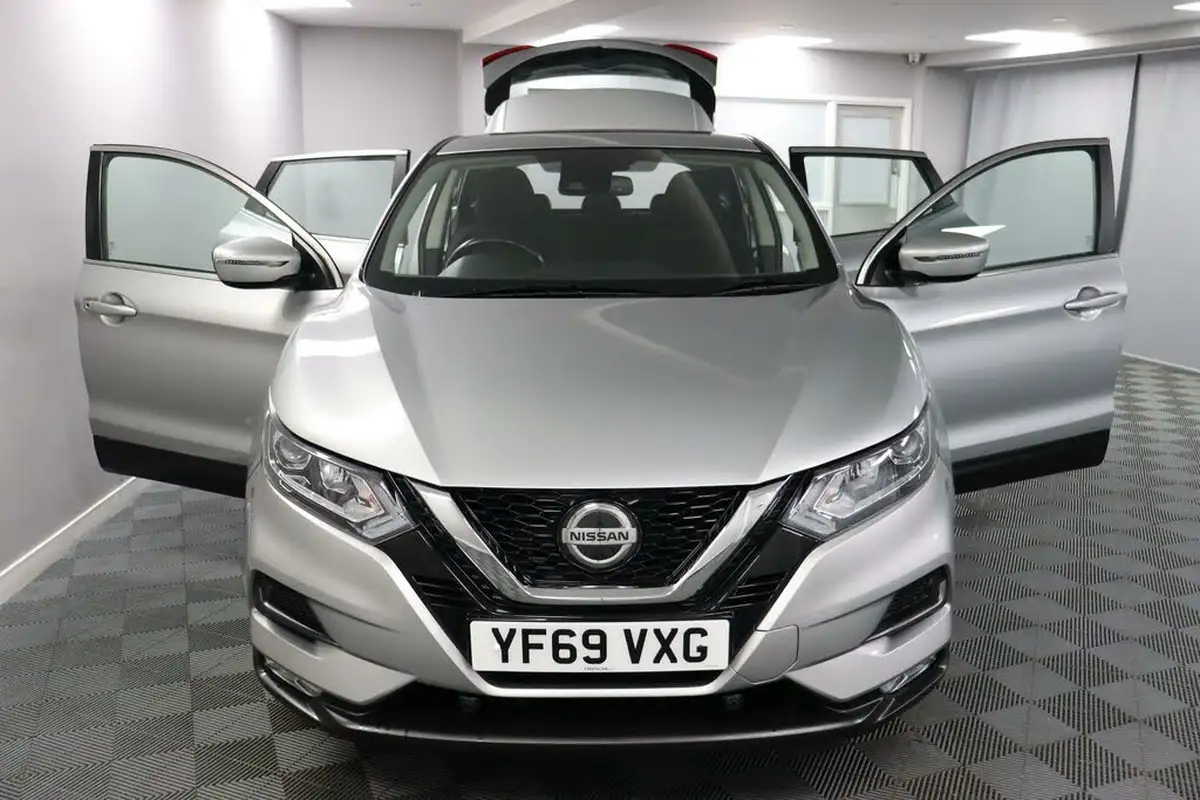 2019-nissan-qashqai-13-dig-t-acenta-premium-140ps-big-9