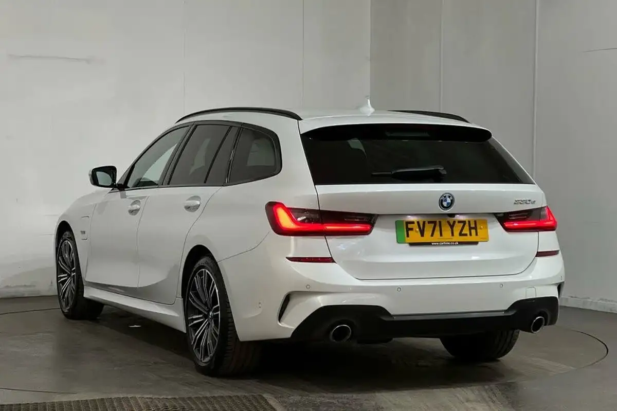 2022-bmw-3-series-20-330e-m-sport-touring-5d-big-18
