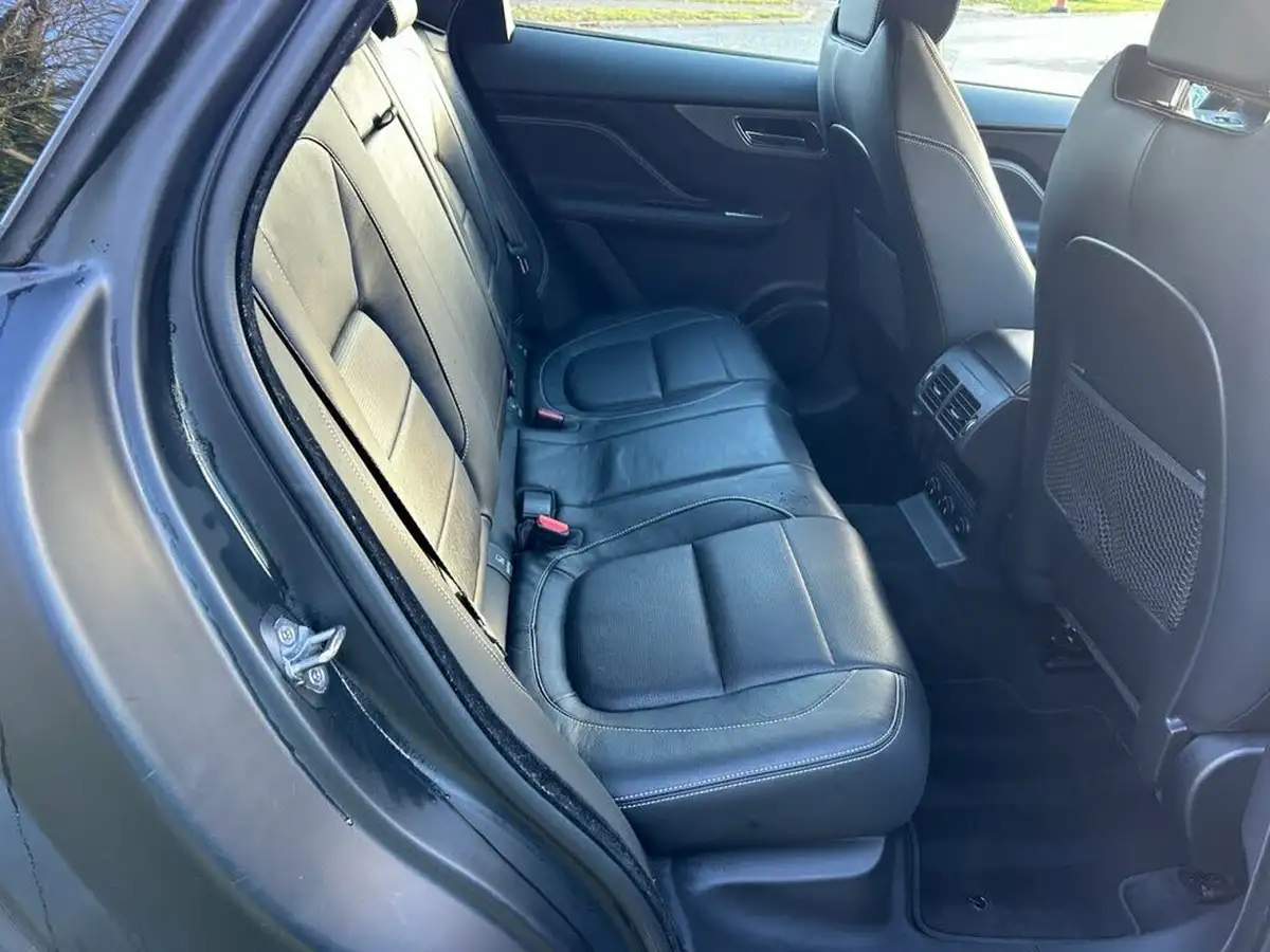 2019-jaguar-f-pace-20i-300-sport-big-15