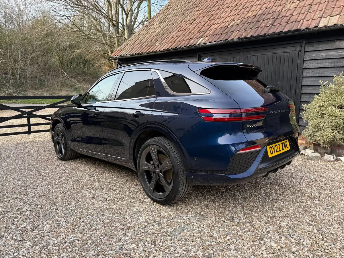 2022-genesis-gv70-22-d-sport-line-210ps-big-5