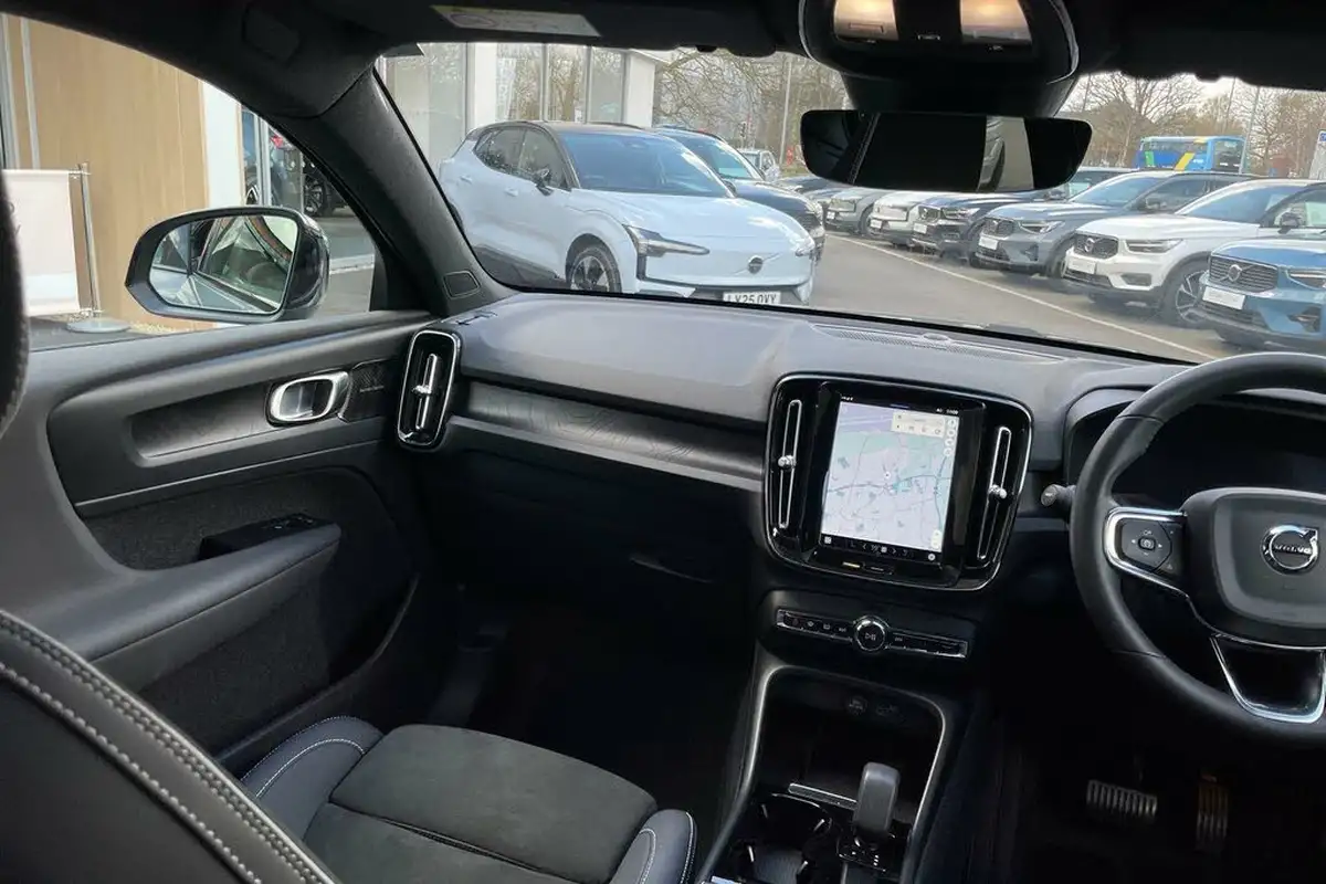 2022-volvo-c40-e-twin-recharge-pro-big-30