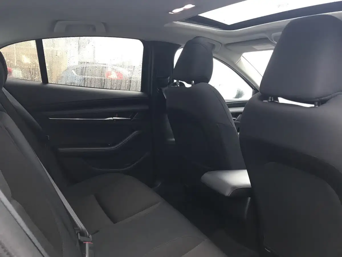 2022-mazda-mazda3-20-sport-lux-186ps-saloon-4d-big-7