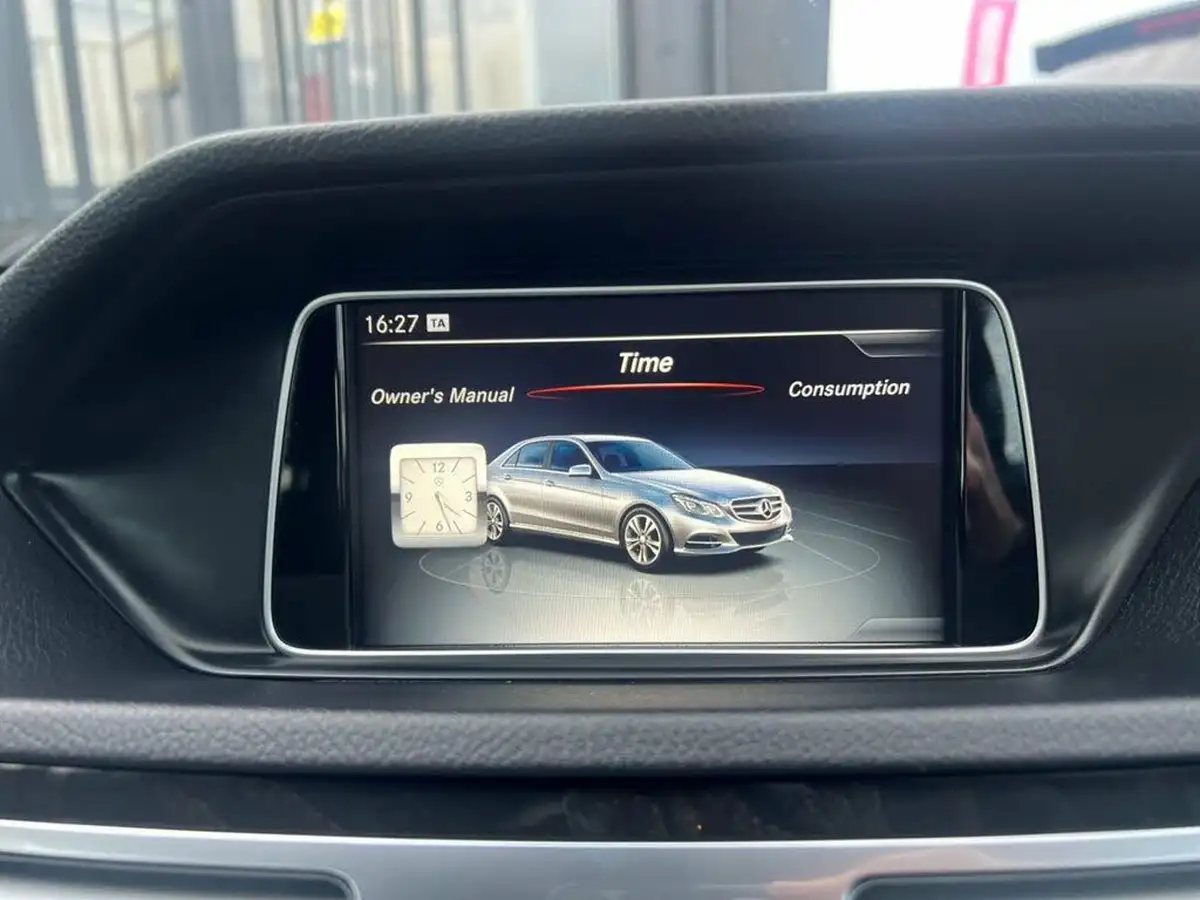 2015-mercedes-benz-e-class-21cdi-e220-se-saloon-4d-big-35