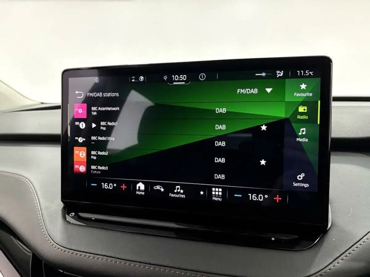 2021-skoda-enyaq-e-60-eco-suite-62-kwh-big-31