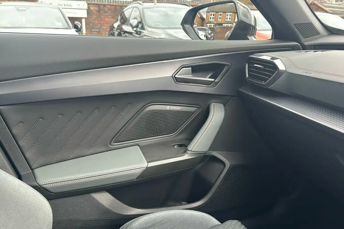 2024-cupra-formentor-15-e-hybrid-vz-first-edition-big-18