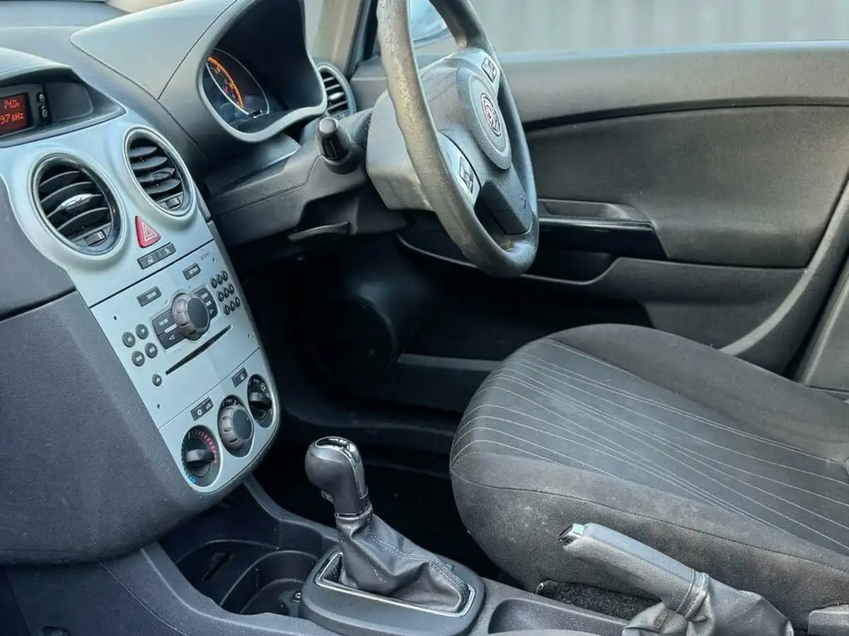 2008-vauxhall-corsa-14-club-ac-hatchback-5d-auto-big-14