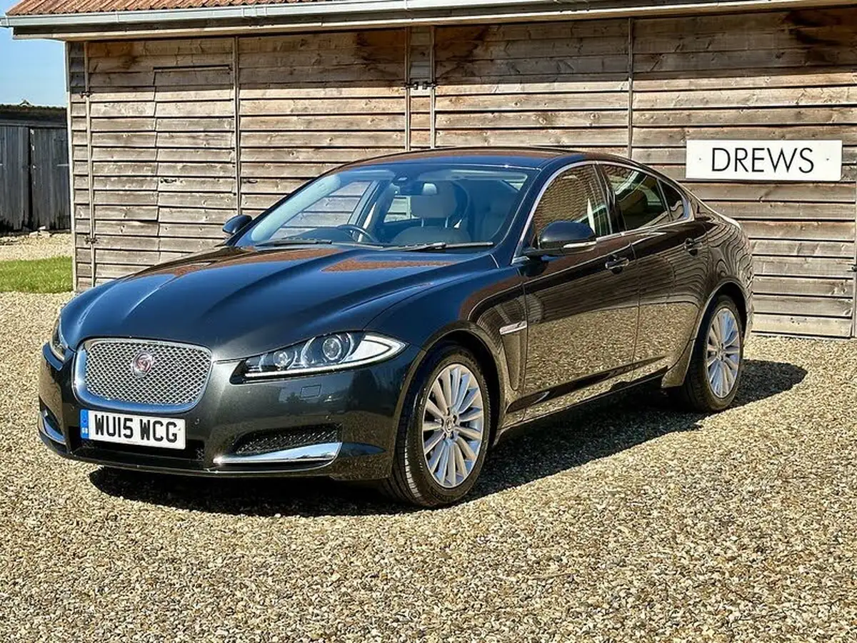 2015-jaguar-xf-22td-luxury-200ps-saloon-4d-big-4