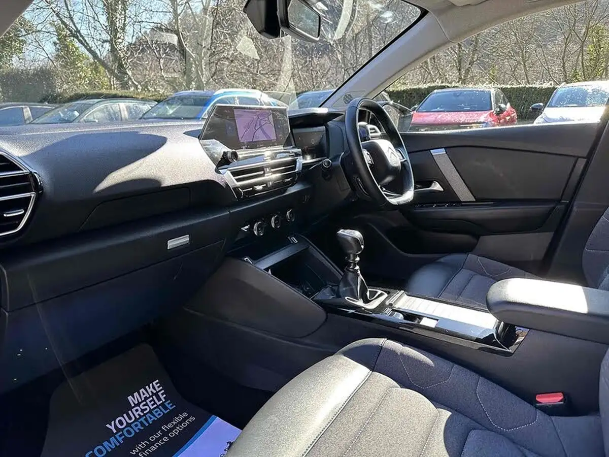 2022-citroen-c4-12-puretech-shine-130ps-big-27