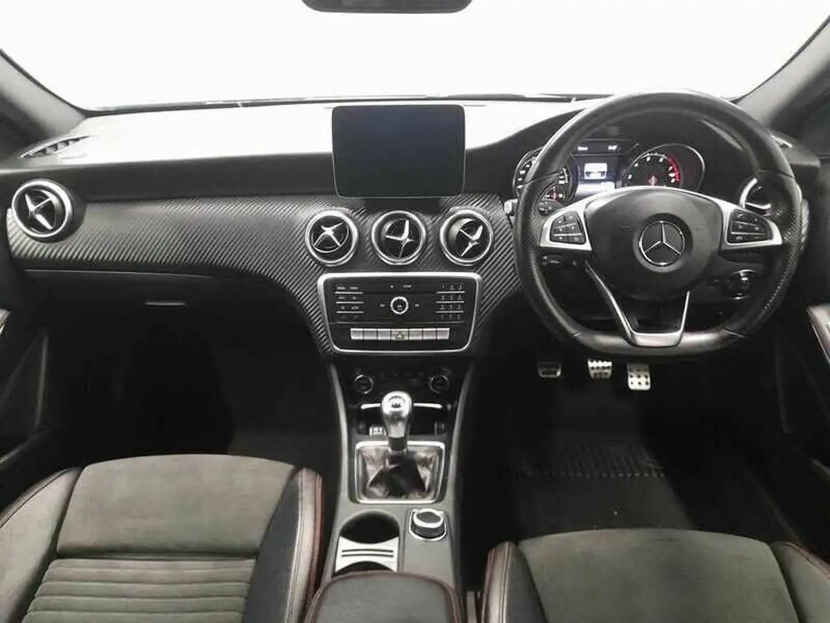 2017-mercedes-benz-a-class-16-a160-amg-line-ss-big-12