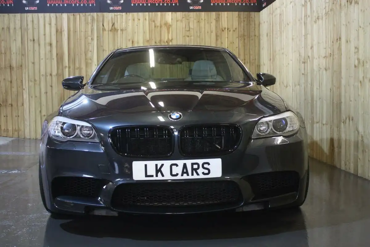 2012-bmw-5-series-44-m5-560bhp-m-dct-big-2
