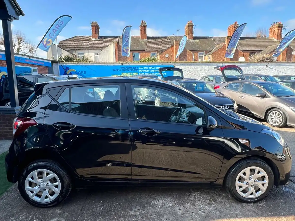2019-hyundai-i10-10-se-67ps-big-38