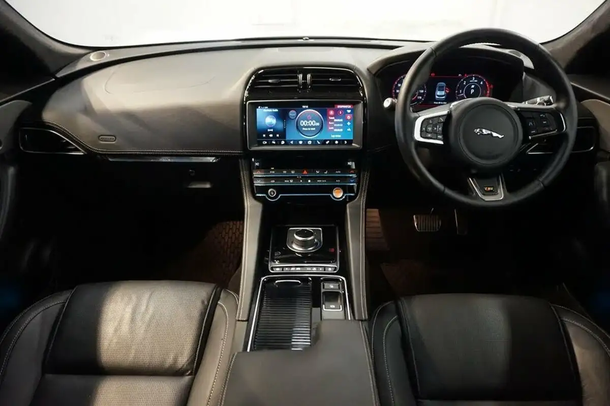 2019-jaguar-f-pace-30td-s-v6-ss-big-10