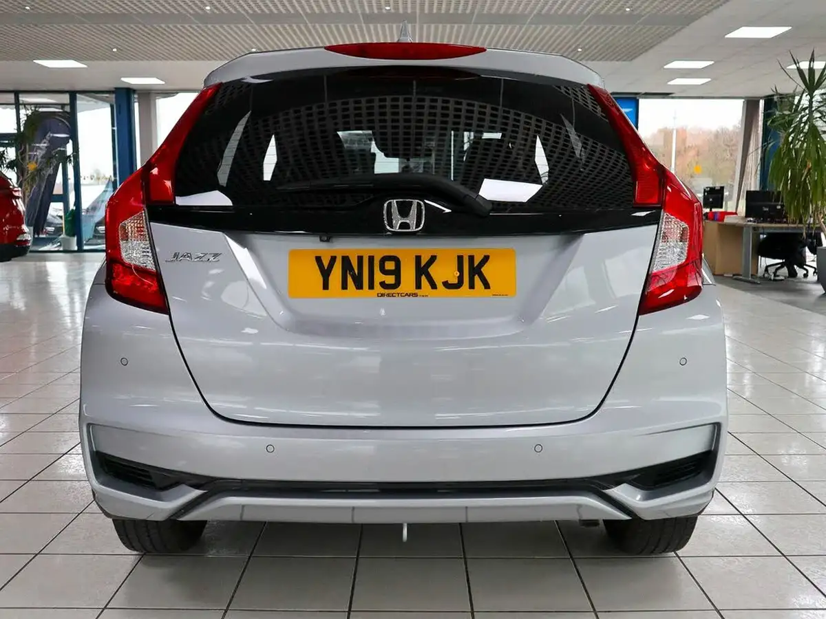 2019-honda-jazz-13-i-vtec-ex-navi-cvt-big-7