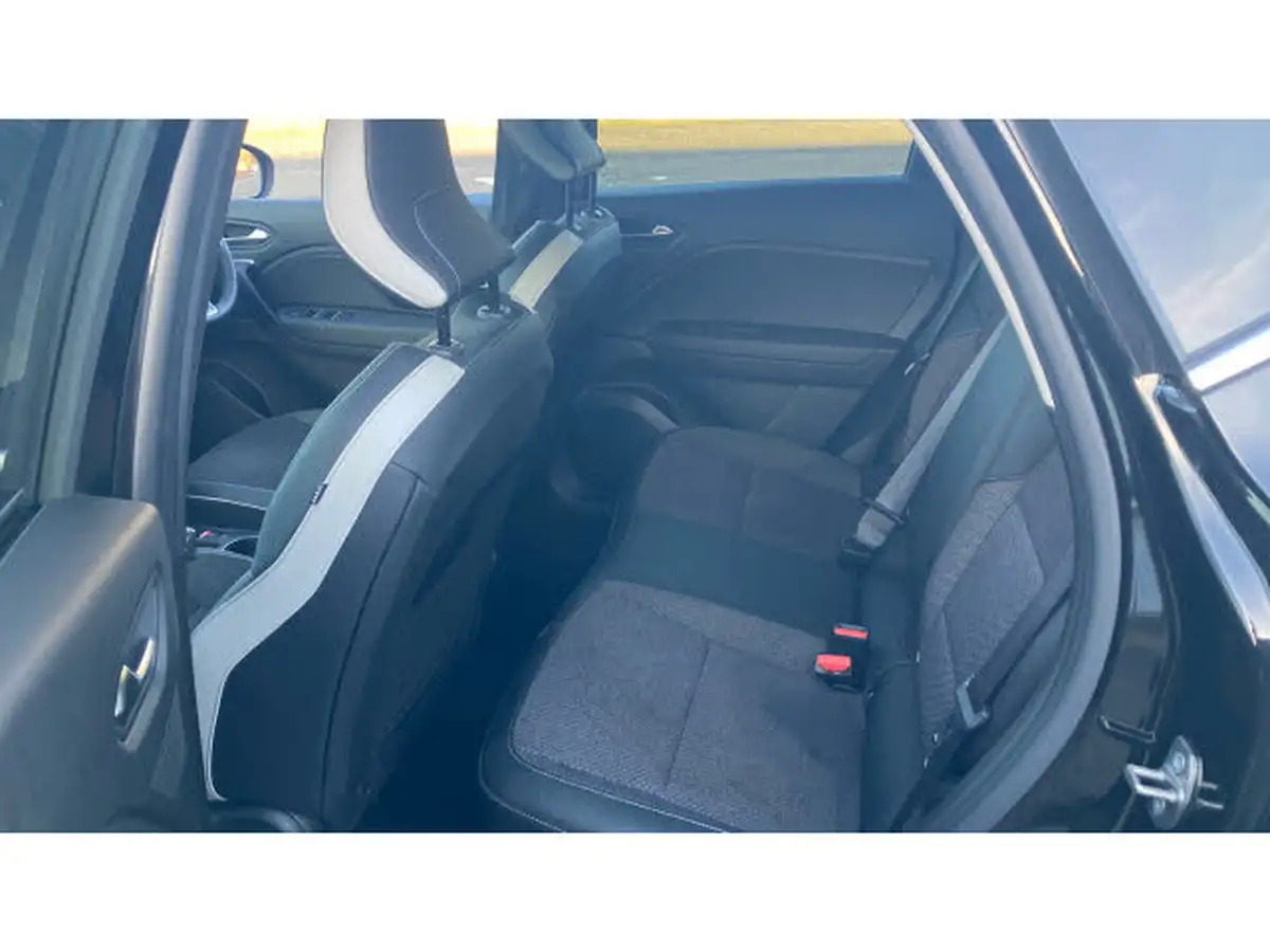 2023-renault-captur-16-techno-145ps-full-big-15