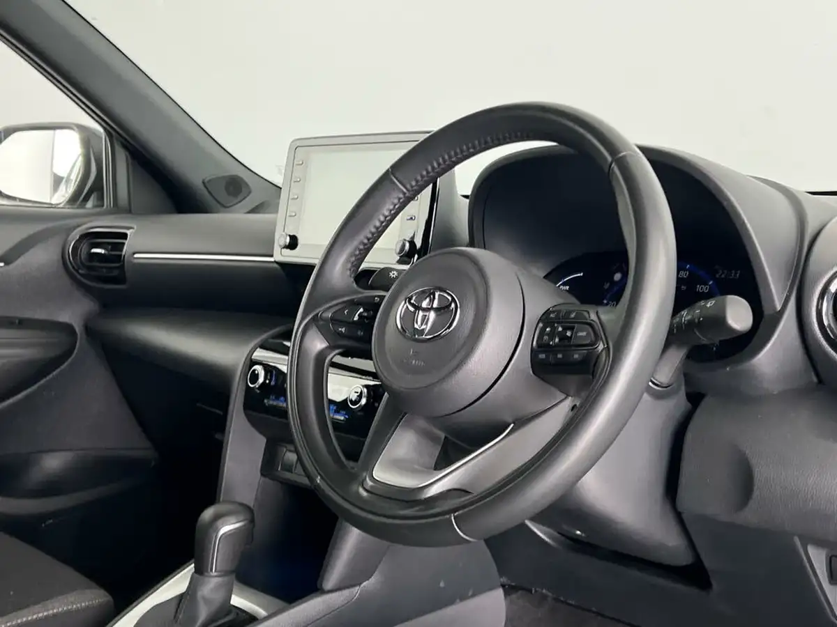 2022-toyota-yaris-15-vvt-i-design-panoramic-roof-big-20