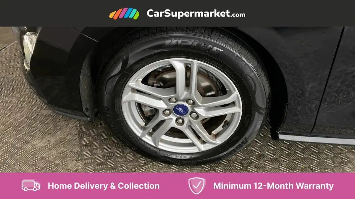 2019-ford-focus-15-zetec-120ps-hatchback-big-18