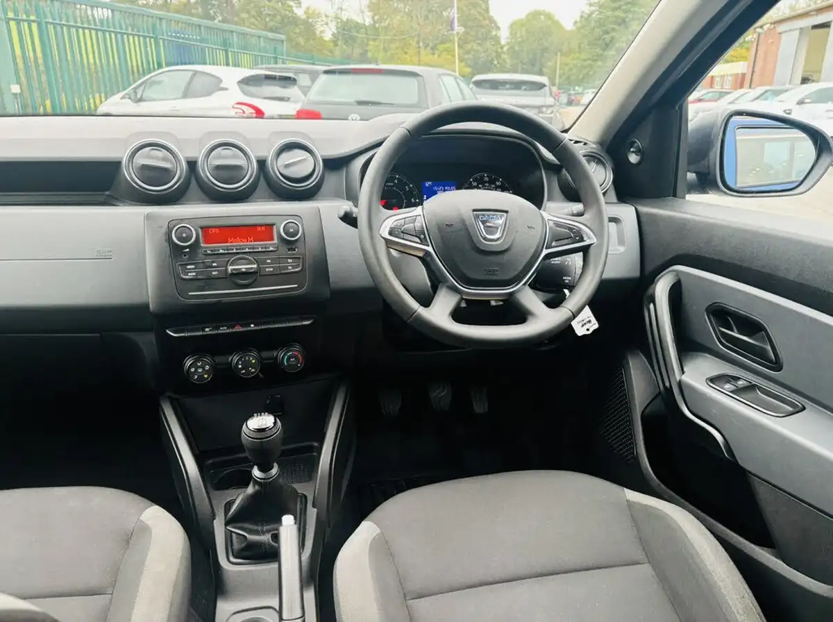 2021-dacia-duster-10-tce-essential-100bhp-bi-fuel-station-wagon-5d-big-14