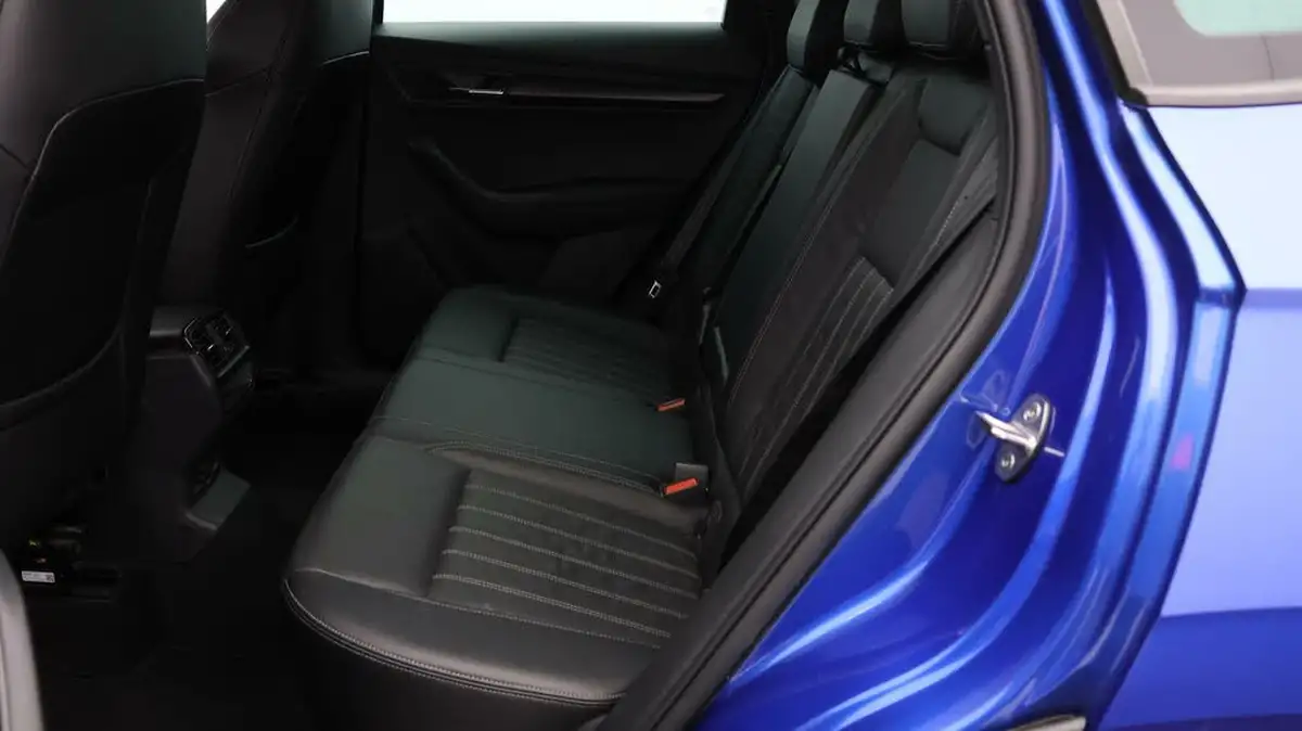2021-skoda-karoq-20tdi-sportline-150ps-4x4-dsg-big-15