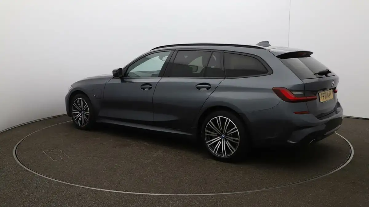 2022-bmw-3-series-20-330e-m-sport-touring-5d-big-32