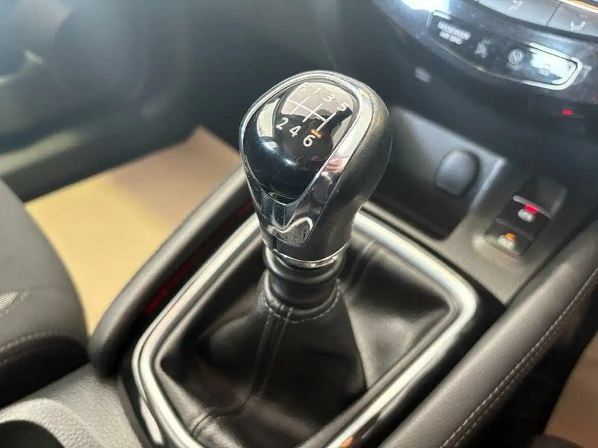 2018-nissan-qashqai-15dci-acenta-premium-big-16