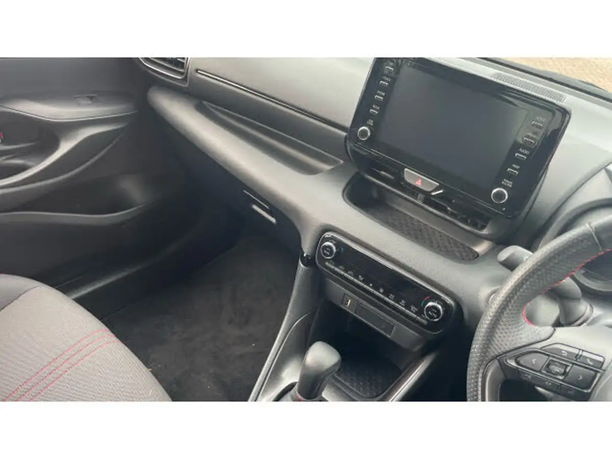 2023-toyota-yaris-15-vvt-i-gr-sport-114bhp-big-13