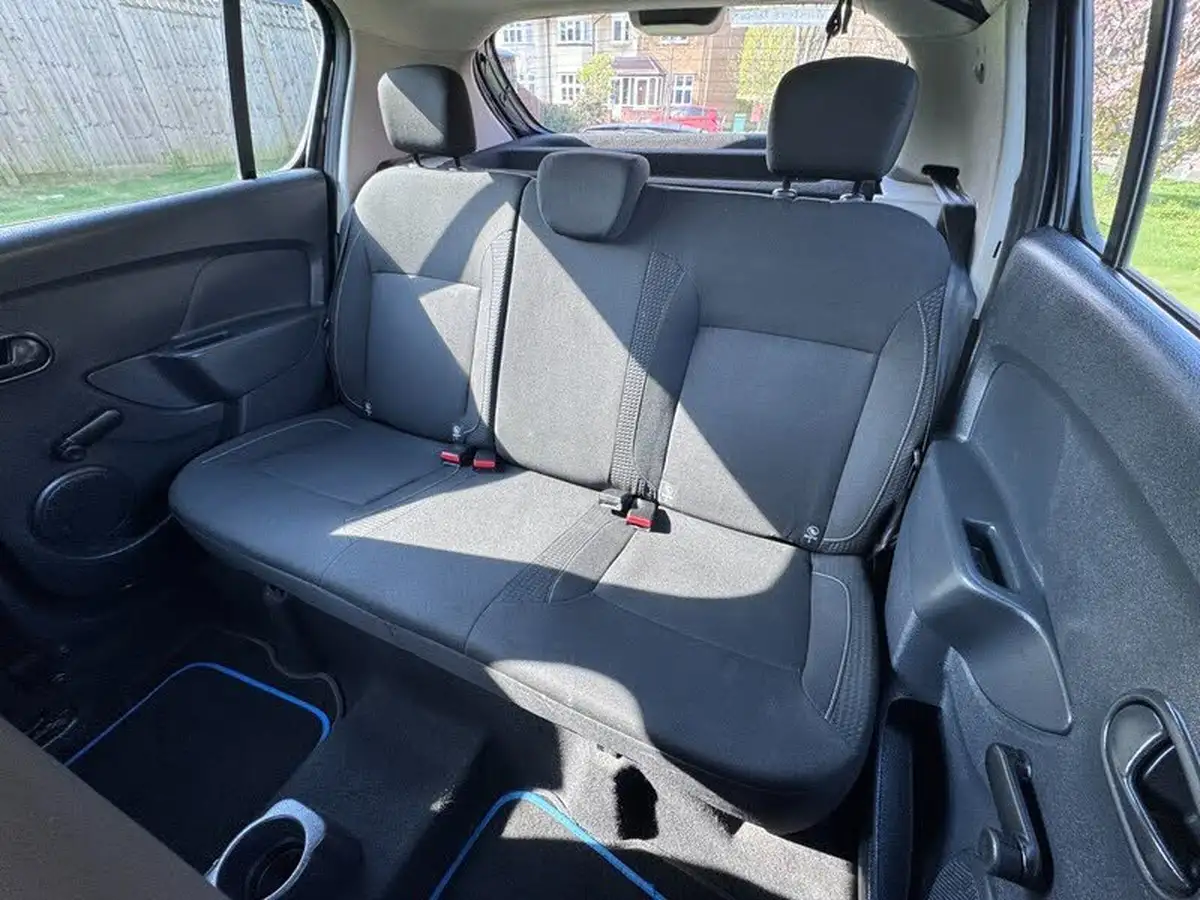 2017-dacia-sandero-10-sce-ambiance-big-22