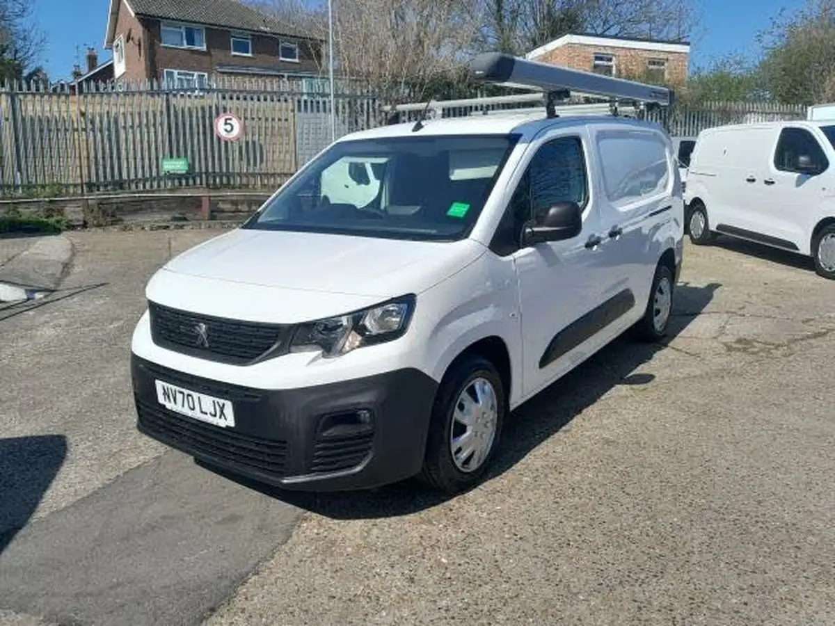 2021-peugeot-partner-15-bluehdi-950-professional-100ps-eu6dt-long-panel-big-3
