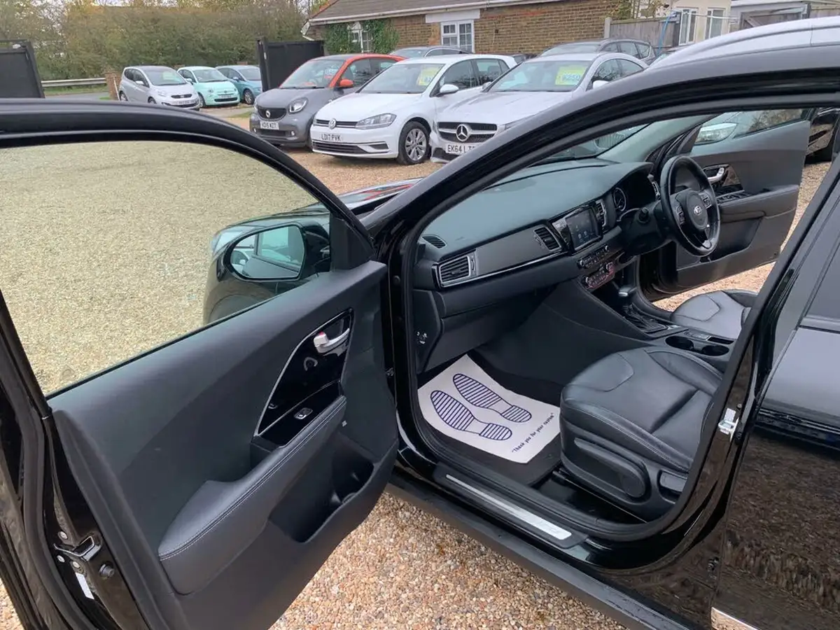 2018-kia-niro-16-gdi-3-156kwh-16-alloy-wheels-big-30