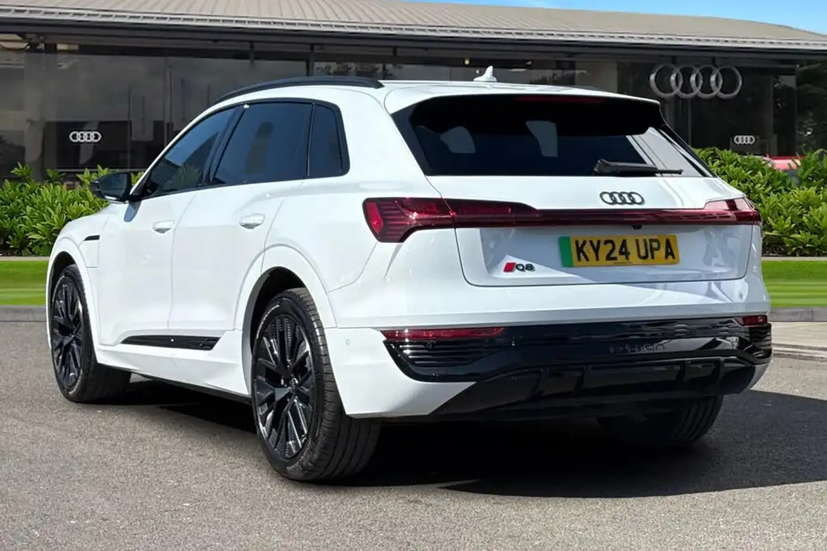 2024-audi-q8-e-tron-50e-black-edition-suv-big-1