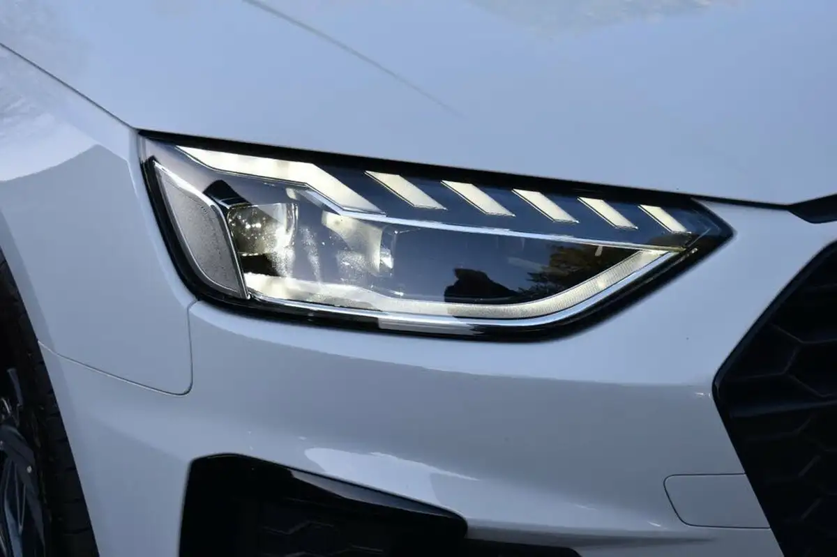 2022-audi-a4-20-35-tfsi-black-edition-s-tronic-big-45