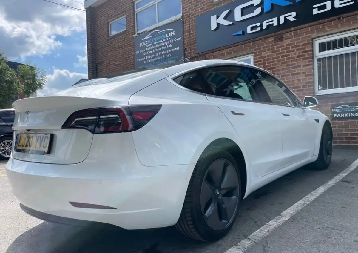 2020-tesla-model-3-e-standard-plus-big-2
