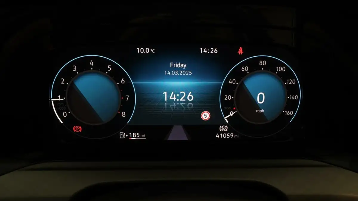 2022-volkswagen-golf-15-tsi-life-130ps-hatchback-big-9