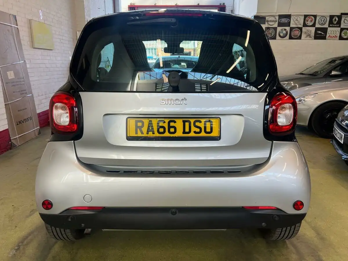 2016-smart-fortwo-10-prime-71bhp-premiumss-coupe-twinamic-big-3
